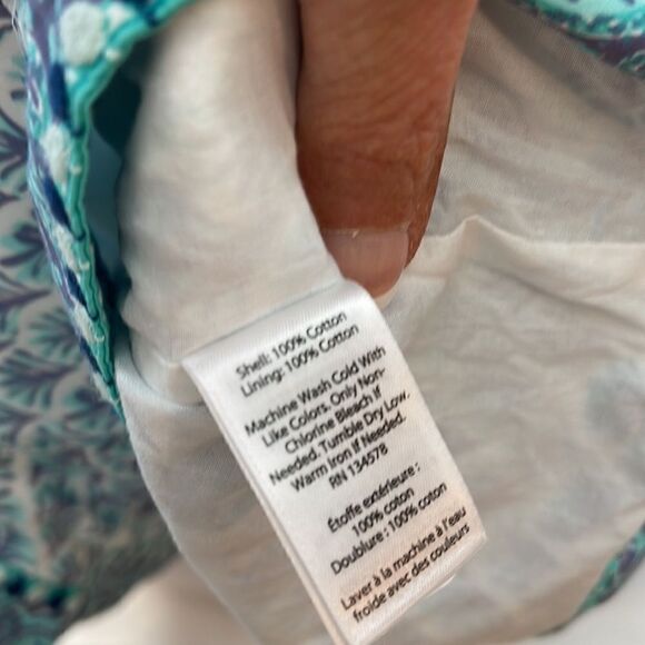 Vineyard Vines Embroidered Tiny Leaves Romper. Size Medium. - Picture 8 of 9